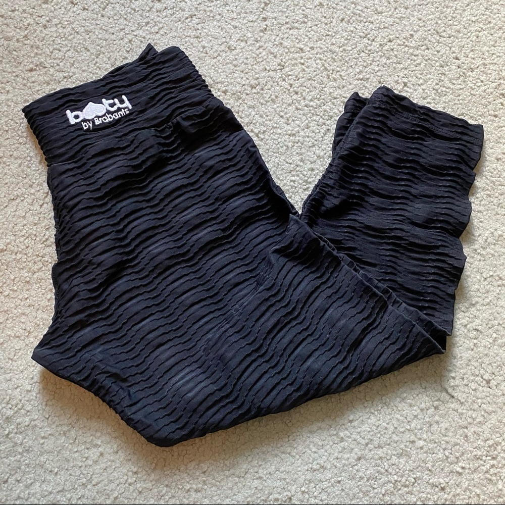 Booty By Brabants Cropped Capri Bom Bom Leggings